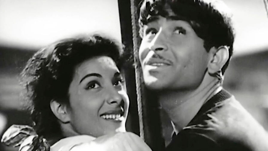 Наргис и Радж Капур в&nbsp;фильме &laquo;Бродяга&raquo; (1951)