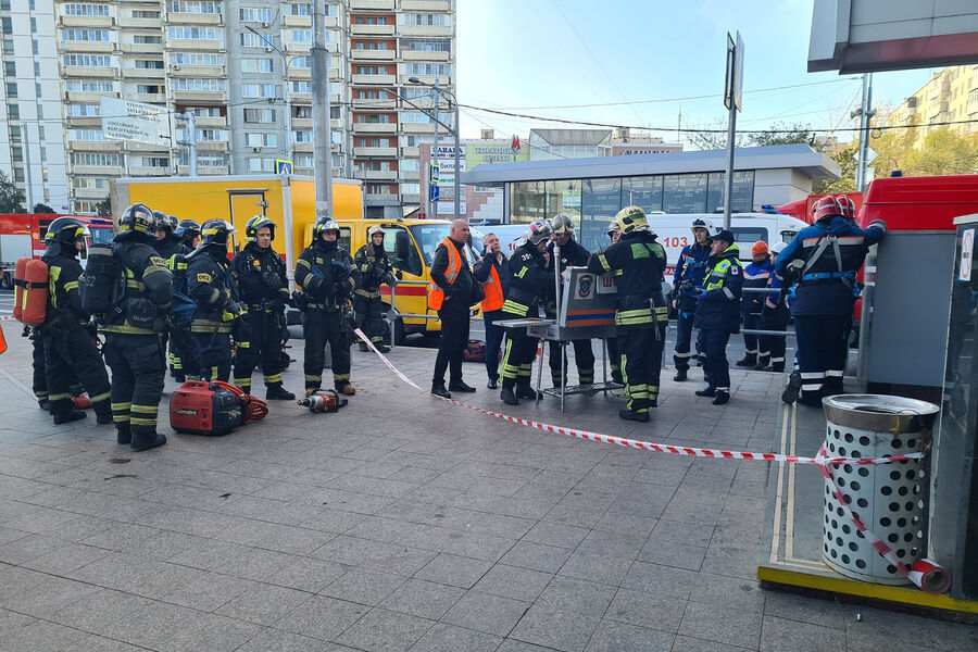 Обстановка у&nbsp;станции метро «Печатники» после инцидента с&nbsp;поездами, 11&nbsp;октября 2023&nbsp;года 
