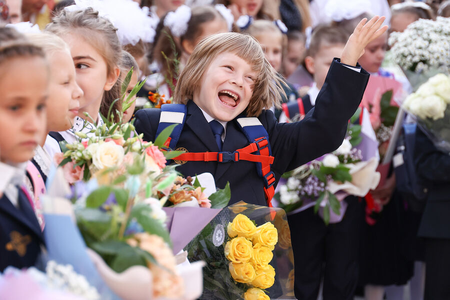 Первоклассники во время линейки в&nbsp;День знаний в&nbsp;школе № 152&nbsp;в&nbsp;Москве