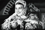 Лидия Русланова во время концерта, 1941 год