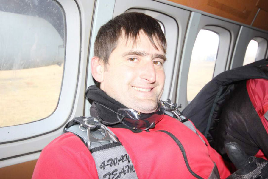 Погибший инструктор Вячеслав Новгородцев 