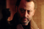<b>«Багровые реки» (2000).</b> Картина собрала вчетверо больше своего бюджета и спустя четыре года получила сиквел «Багровые реки 2: Ангелы апокалипсиса», в котором Рено и Кассель вернулись к своим образам. А спустя еще почти 15 лет Гранже представил собственный вариант продолжения (к работе над вторым фильмом писателя не привлекли, сценарий подготовил Люк Бессон) — сериал «Багровые реки», продержавшийся в эфире три сезона (там, к сожалению, обошлись уже без Рено с Касселем).

