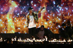 Джастин Бибер выступает на церемонии Brit Awards 2016