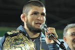 Хабиб Нурмагомедов во время встречи с&nbsp;болельщиками на&nbsp;стадионе &laquo;Анжи-Арена&raquo; в&nbsp;Каспийске, 2018&nbsp;год