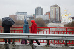 Вид с моста через реку Тобол в районе улицы Бурова-Петрова в Кургане, 14 апреля 2024 года