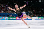 Софья Самоделкина выступает в произвольной программе на чемпионате России — 2022
