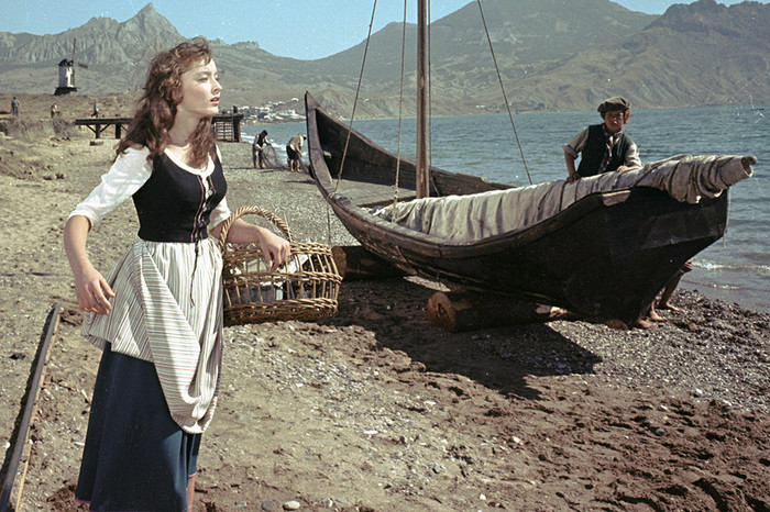 Анастасия Вертинская в роли Ассоль в фильме «Алые паруса», 1960 год