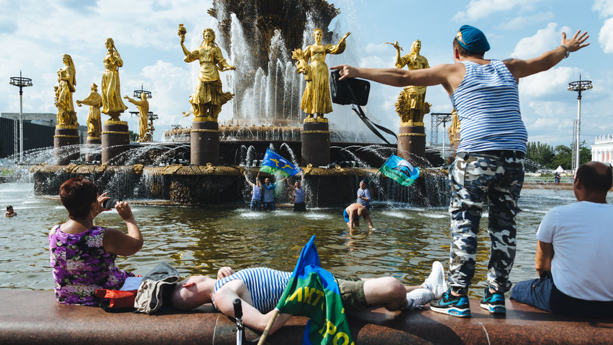 Празднование Дня ВДВ на ВДНХ в Москве