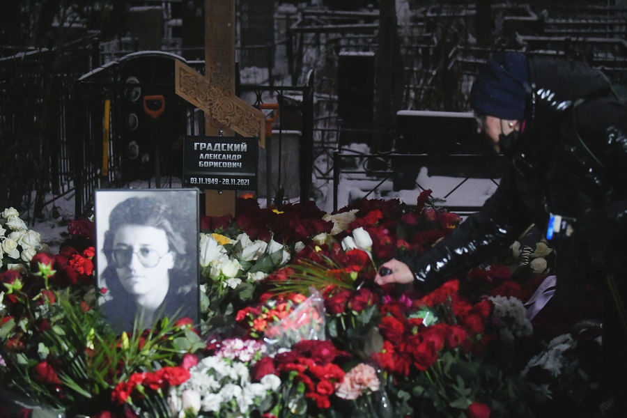 Могила народного артиста России, певца Александра Градского на&nbsp;Ваганьковском кладбище в&nbsp;Москве, 1&nbsp;декабря 2021&nbsp;года