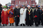 Представители религиозных конфессий на церемонии возложения президентом Владимиром Путиным цветов к памятнику Кузьме Минину и Дмитрию Пожарскому на Красной площади