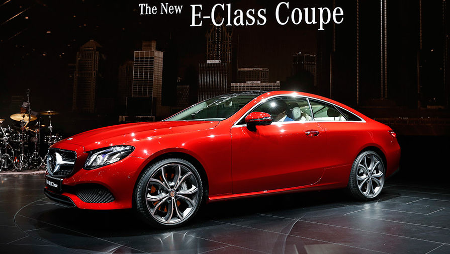 Mercedes-Benz E-Class Coupe на мотор-шоу в Детройте, 9 января 2017 года