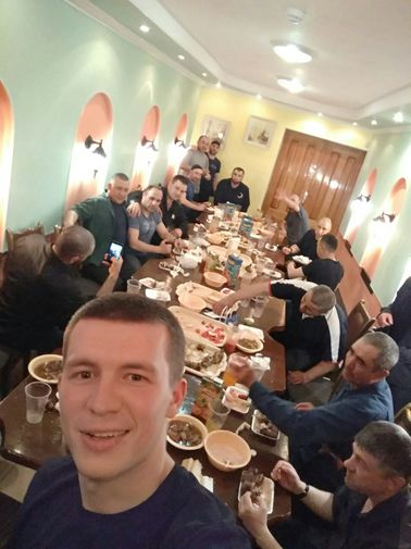 Застолье в иркутской колонии №3
