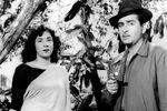 Радж Капур и Наргис в последней совместной работе «Тайком от всех» (1956)