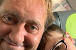 Актер и музыкант Александр Демидов с сыном в октябре 2019 года