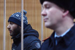 Подозреваемый в хулиганстве Омар Омаров в Тверском суде Москвы, 10 января 2017 года