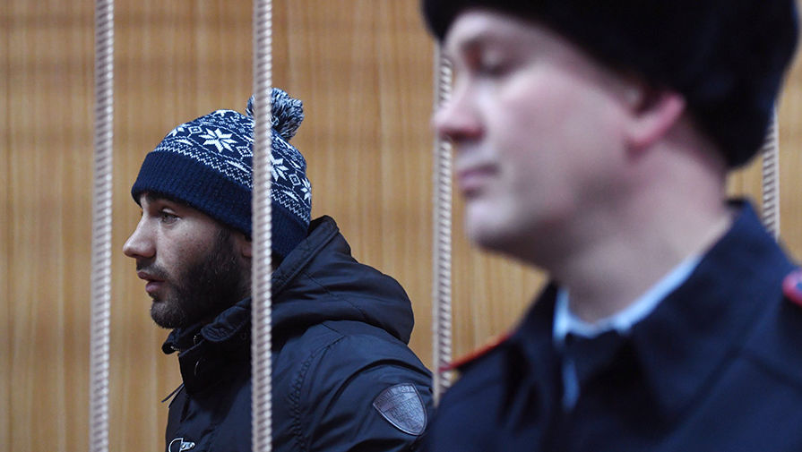 Подозреваемый в хулиганстве Омар Омаров в Тверском суде Москвы, 10 января 2017 года
