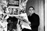 Актер Вячеслав Тихонов в роли Штирлица в телевизионном художественном фильме Татьяны Лиозновой «Семнадцать мгновений весны», 1973 год 
