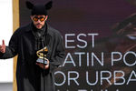 Bad Bunny на 63-й церемонии вручения наград «Грэмми» в Лос-Анджелесе, 15 марта 2021 года