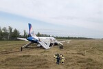 На месте аварийной посадки самолета А320 авиакомпании «Уральские авиалинии» в Новосибирской области, 12 сентября 2023 года
