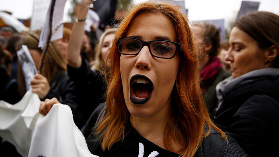 Митинг против запрета абортов в центре Варшавы