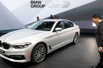 BMW 530e на мотор-шоу в Детройте, 9 января 2017 года