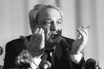 Владимир Буковский во время пресс-конференции, 1991 год 