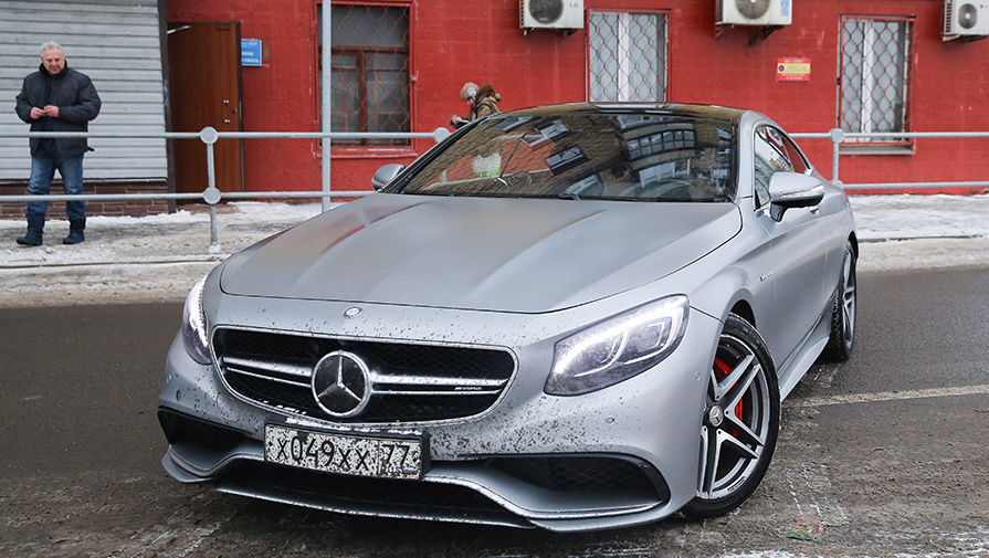 Автомобиль Mercedes-Benz S63 AMG участницы дела о&nbsp;гонках на&nbsp;внедорожнике Mercedes-Benz Gelandewagen Мары Багдасарян у&nbsp;ГБУ &laquo;Жилищник&raquo; района Сокол