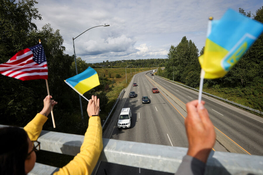 Митинг в&nbsp;поддержку Украины перед&nbsp;встречей лидеров США и России в&nbsp;Анкоридже, Аляска, 15&nbsp;августа 2025&nbsp;года