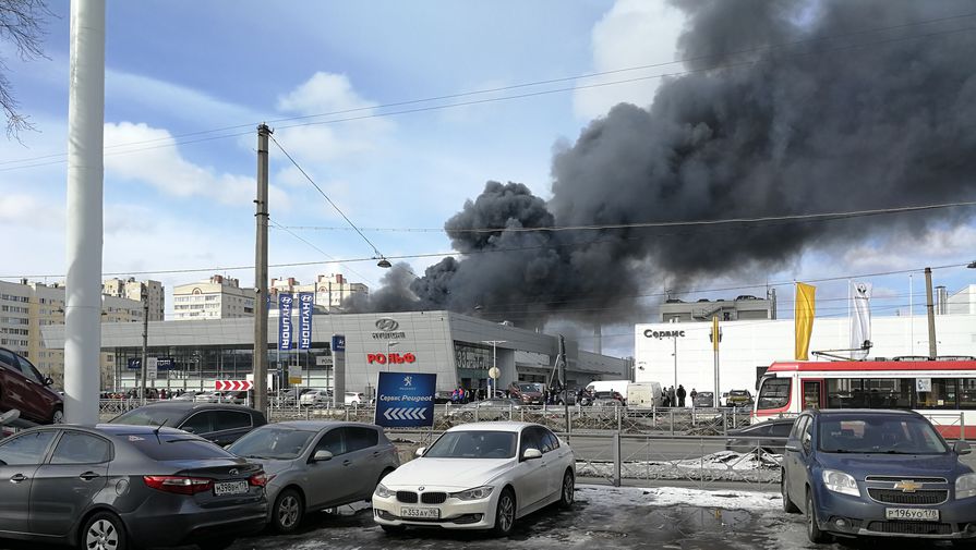 Пожар в автосалоне в Санкт-Петербурге, 28 марта 2018 года