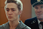 <b>«Чтец» (2008)</b>
<br><br>
Сам фильм Стивена Долдри по одноименному роману-бестселлеру писателя Бернхарда Шлинка, надо сказать, не произвел сильного впечатления на критиков. Другое дело — игра Уинслет, которая, по мнению многих, превратила проект из посредственного в достойный.