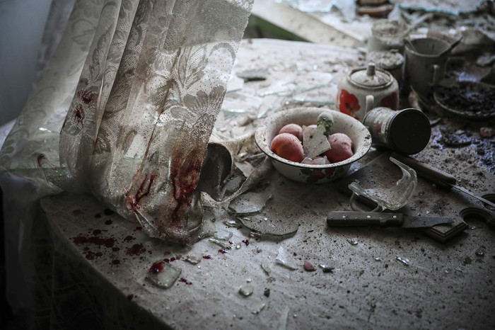 Российский фотограф Сергей Ильницкий завоевал первый приз со снимком продуктов на&nbsp;разрушенной кухне квартиры в&nbsp;Донецке. Снято в&nbsp;августе 2014&nbsp;года