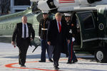 Президент США Дональд Трамп во время прибытия на&nbsp;Всемирный экономический форум в&nbsp;Давосе, 21 января 2020 года