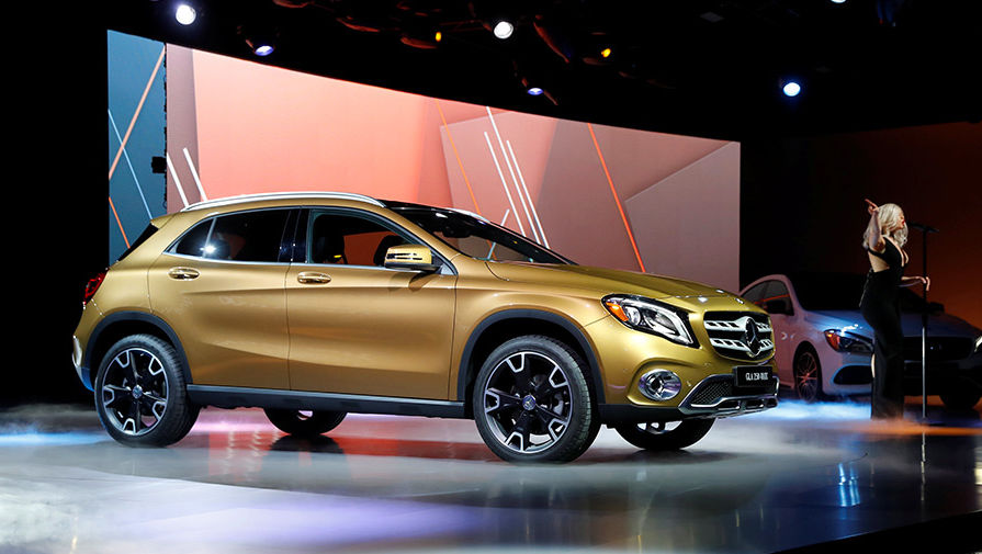 Mercedes-Benz GLA 250 на мотор-шоу в Детройте, 8 января 2017 года