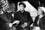 Кадр из художественного фильма «Возвращение Василия Бортникова». Слева направо: Сергей Лукьянов в роли Василия Бортникова, Анатолий Игнатьев в роли Павла, Инна Макарова в роли Фроськи Блиновой, 1982 год