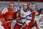 Датская оборона пытается сдержать Дениса Кокарева