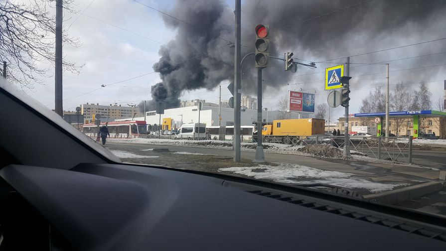 Пожар в автосалоне в Санкт-Петербурге, 28 марта 2018 года