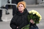 Актриса Клара Новикова на церемонии прощания с модельером Валентином Юдашкиным в похоронном доме «Троекурово», 6 мая 2023 года