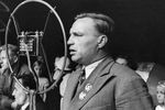 Москва. Советский летчик Валерий Павлович Чкалов выступает в детском парке Коминтерновского района, 1936 год