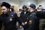 Иван Непомнящих в здании Басманного суда