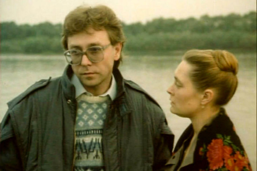 Кадр из&nbsp;фильма &laquo;Бродячий автобус&raquo; (1989)
