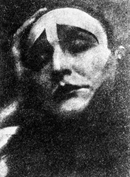 Александр Вертинский в&nbsp;образе Черного Пьеро, 1918&nbsp;год
