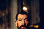 <b>“Распутин” (1996)</b>
<br><br>
Действие картины начинается в 1991 году, когда во время раскопок были обнаружены останки царской семьи, а затем переносится в прошлое – во времена царствования Николая II (Иэн Маккеллен). Дальше рассказ ведется от лица царевича Алексея, которого Григорий Распутин (Алан Рикман) лечил от гемофилии. За роль Николая II Маккеллен был номинирован на премию “Эмми” и получил “Золотой глобус”.
