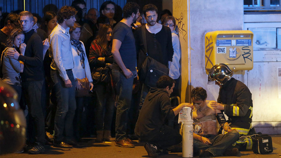 Ситуация около&nbsp;театра Bataclan, где взяты в&nbsp;заложники более 100&nbsp;человек