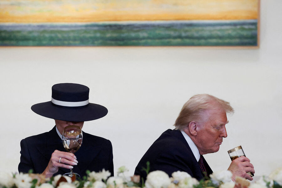 Президент США Дональд Трамп и первая леди США Мелания Трамп на&nbsp;обеде в&nbsp;Скульптурном зале Капитолия в&nbsp;день инаугурации в&nbsp;Вашингтоне, 20&nbsp;января 2025&nbsp;года