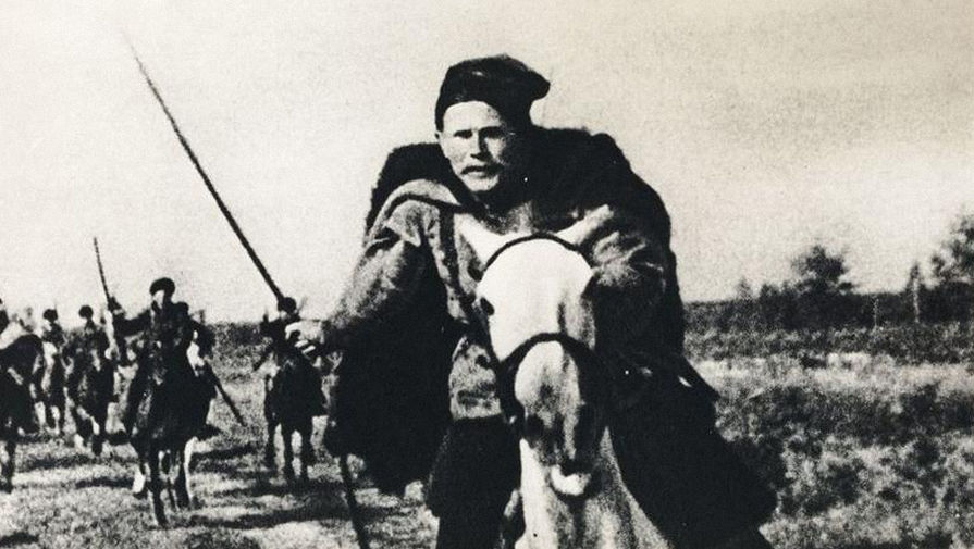 &laquo;Чапаев&raquo; (1934), реж. творческий коллектив Братья Васильевы, псевдоним советских кинорежиссёров и сценаристов, однофамильцев Георгия и Сергея Васильевых
