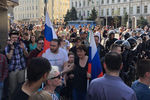 Во время несогласованной акции сторонников оппозиционного политика Алексея Навального в центре Москвы, 5 мая 2018 года