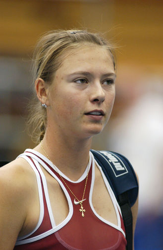 Мария Шарапова на&nbsp;теннисном турнире Kroger St. Jude and Cellular South Cup в&nbsp;Мемфисе, 2004 год