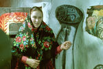 Пьяная баба (мадам) в картине <b>«Гори, гори моя звезда» (1969)</b>: «милая и добрая женщина», по определению главного героя. «О-ой, арти-иисты!» — разочарованный возглас ее героини, которую прогоняют с несостоявшейся попойки, запомнился многим зрителям