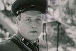 Борис Невзоров в сцене из фильма «Говорит Москва» (1985)