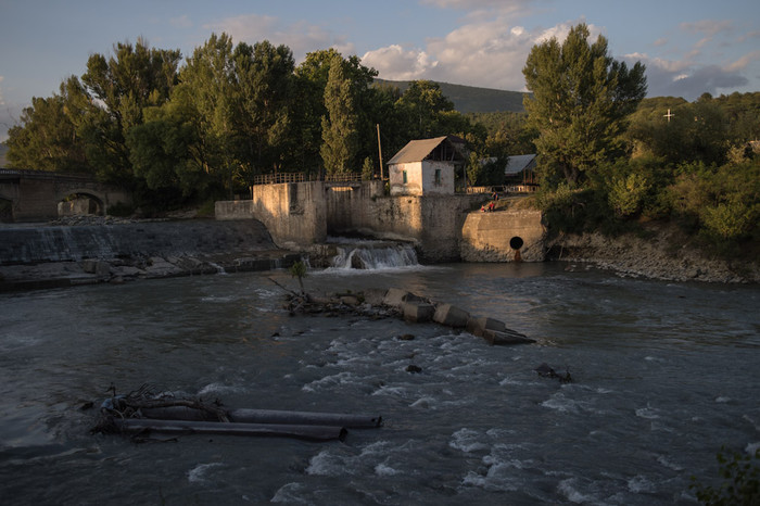 Плотина на реке Большая Лиахва.